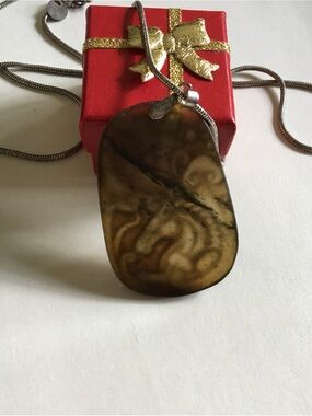 Earth-Tone Agate Pendant Necklace